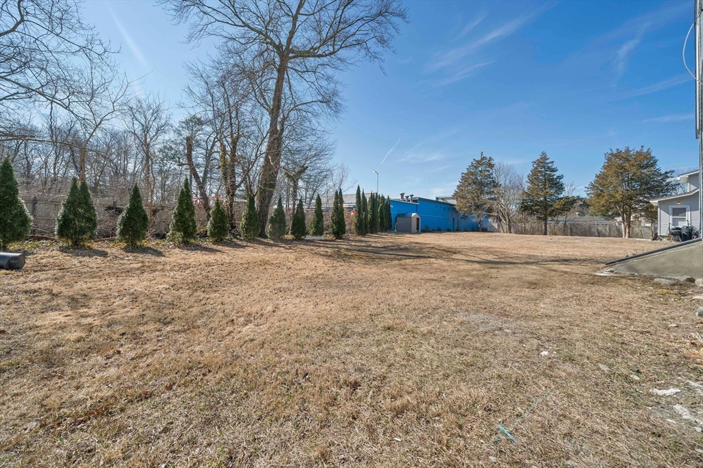 35 Phillips Ave, Stoughton