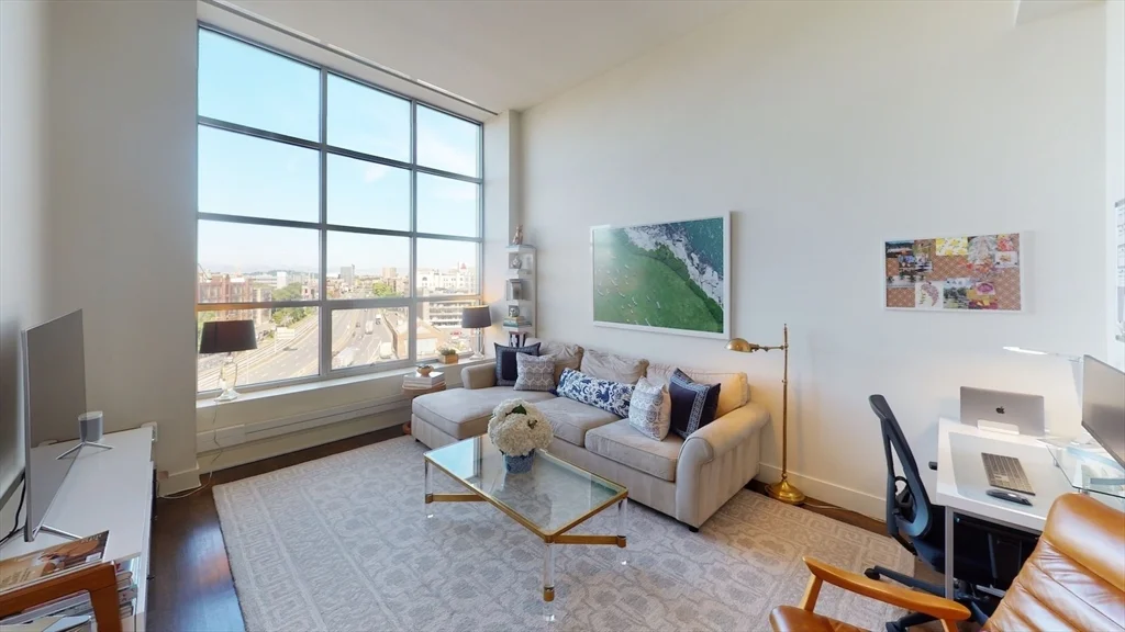 360 Newbury St, Back Bay