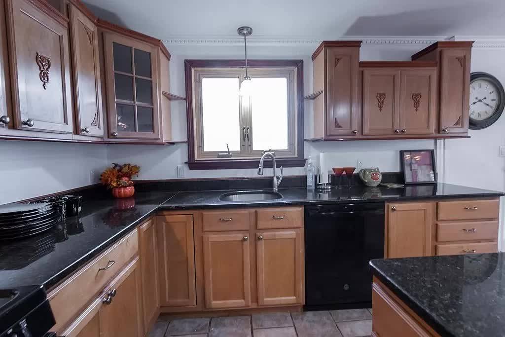 35 Fort Ave, Roxbury