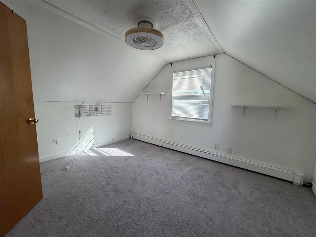 89 Bunker Hill Ave, Lowell