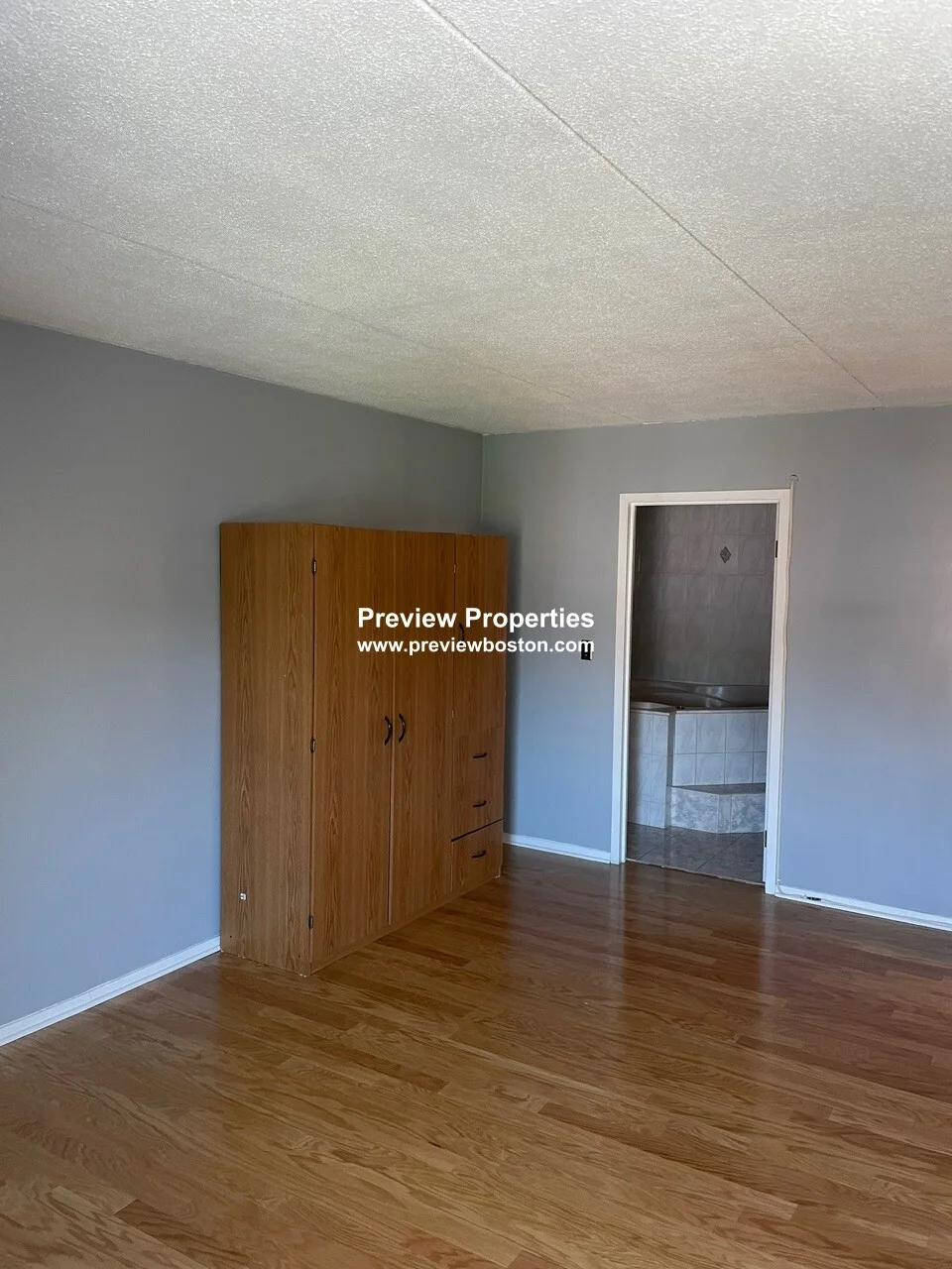 50 Broadlawn Park, Chestnut Hill