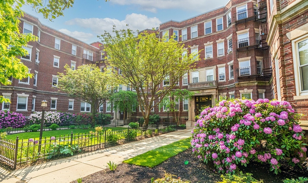 100 Queensberry, Boston