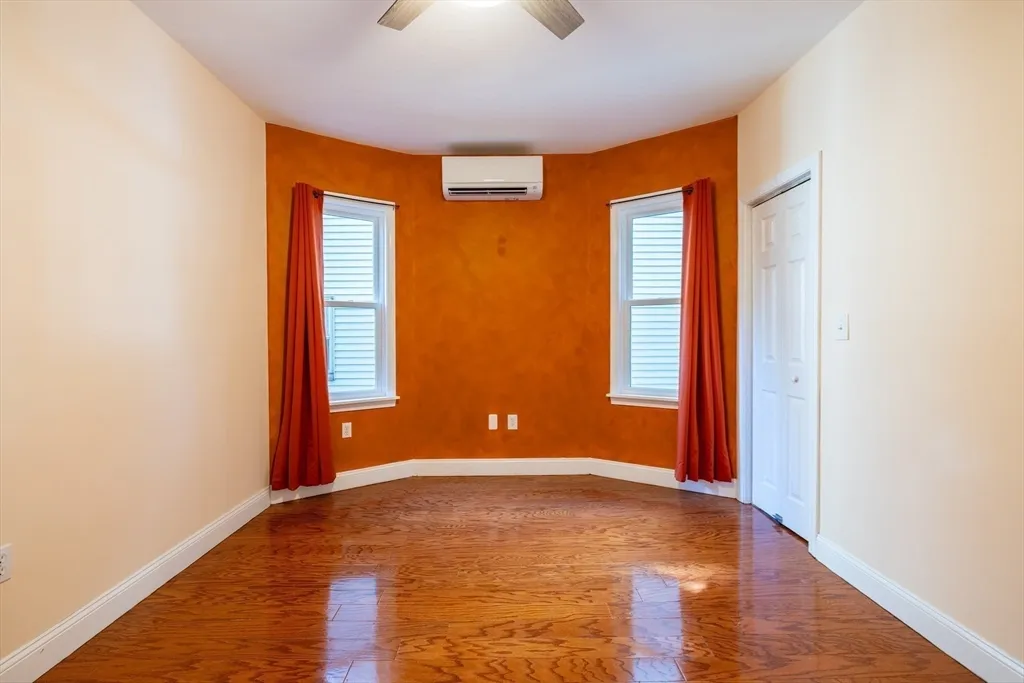 11 Juliette, Dorchester