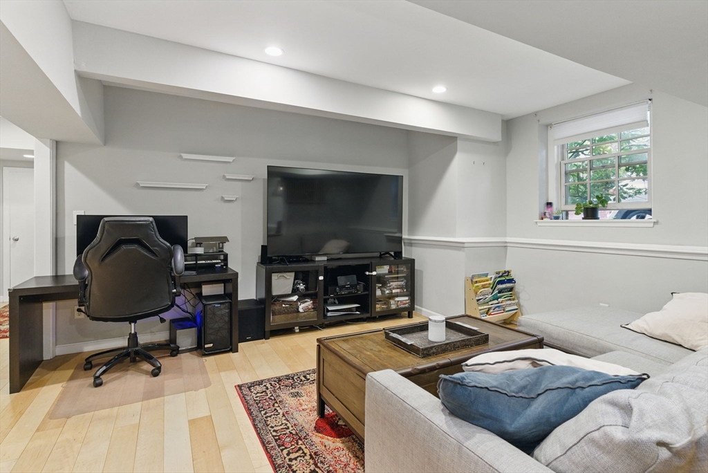 240 Brattle St, West Cambridge