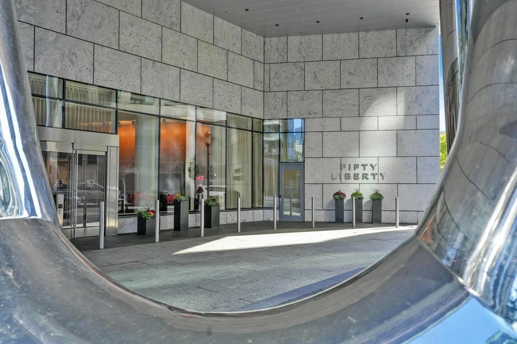 50 Liberty Dr, Seaport District