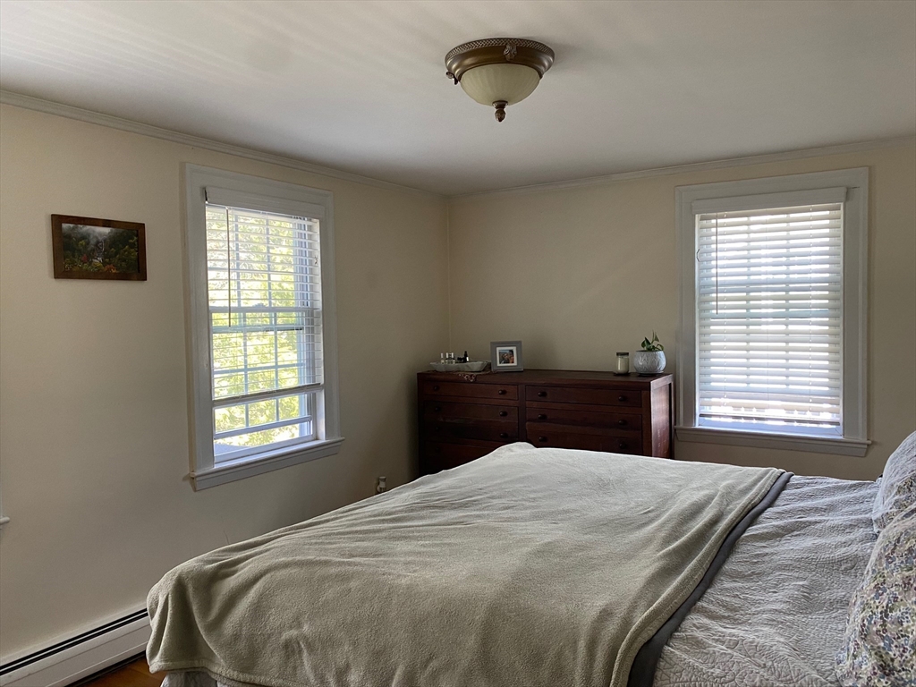 22 Cleveland Rd, Wellesley Hills