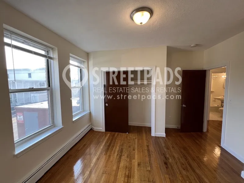 172 North Beacon St, Brighton