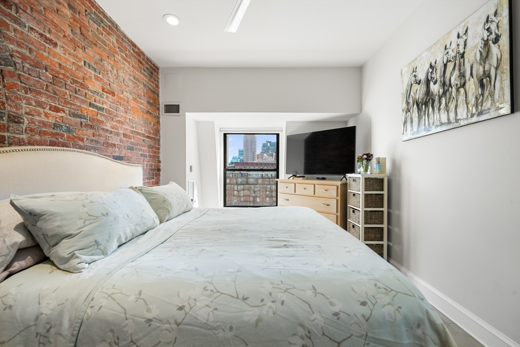 28 Atlantic Ave, Waterfront