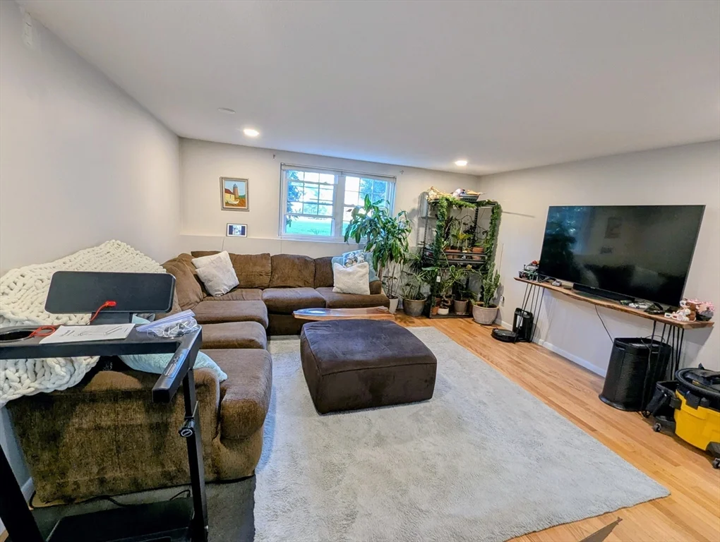 89 Pleasant St, Medfield