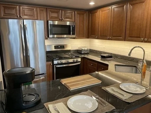 52 Sanborn St, Reading