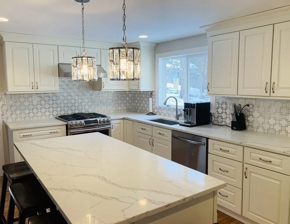 29 Burke Ln, Wellesley