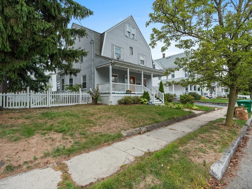 124 Sheridan Ave, Medford Hillside