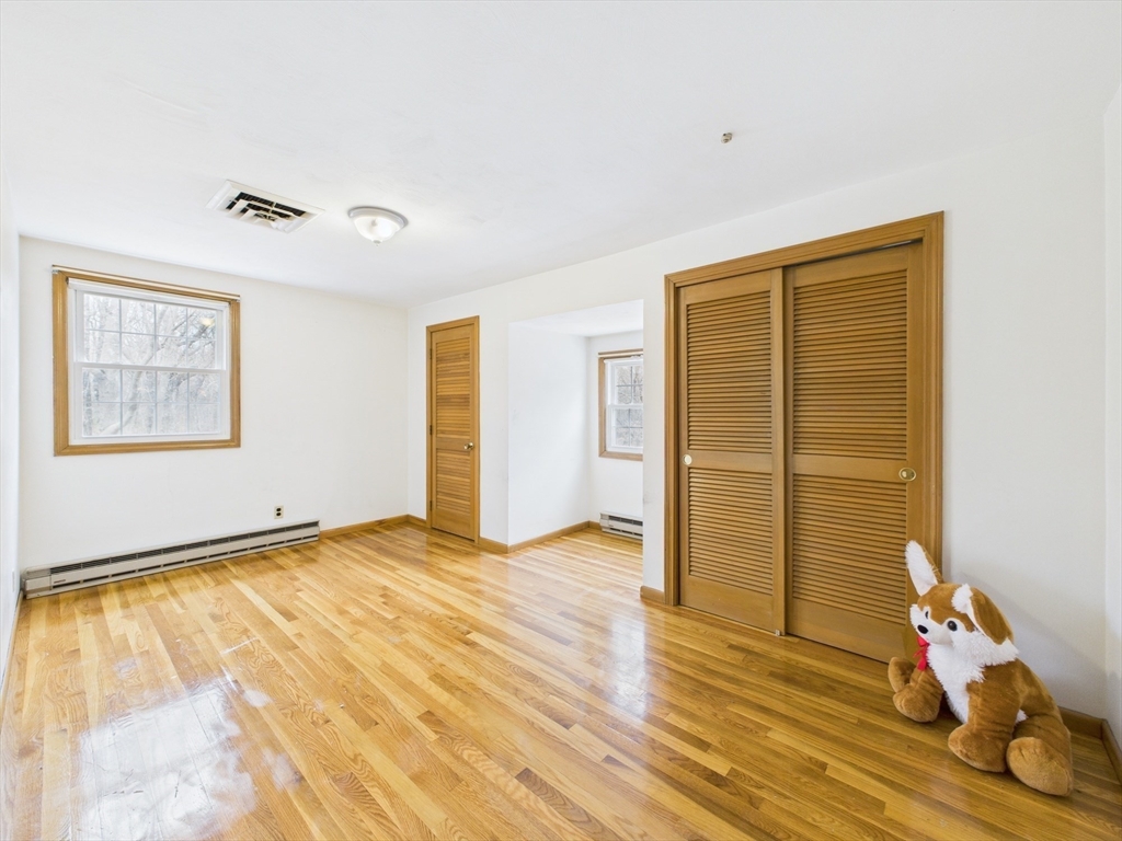 215 Stoney Lea Rd, Precinct One/Upper Dedham