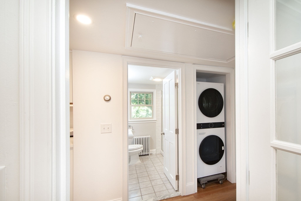 1A Roc Fall Rd, Hingham