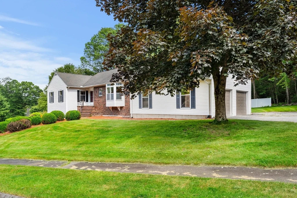 10 Sumac Circle, Holden