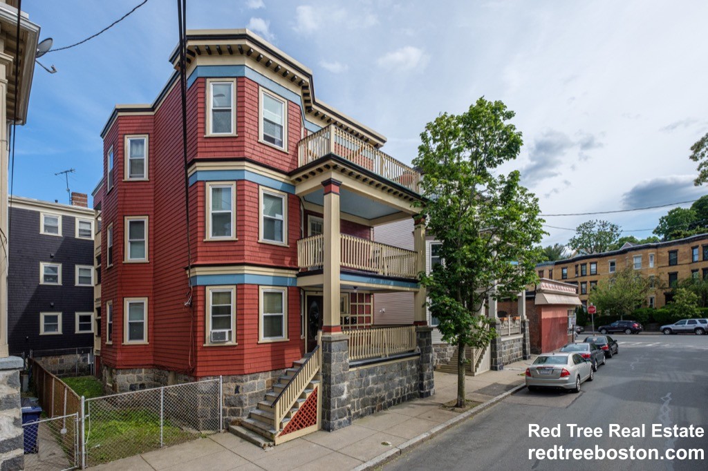 68 Bakersfield St, Dorchester