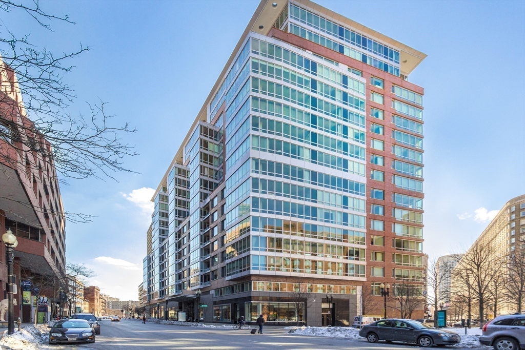 1 Charles Street S, Back Bay