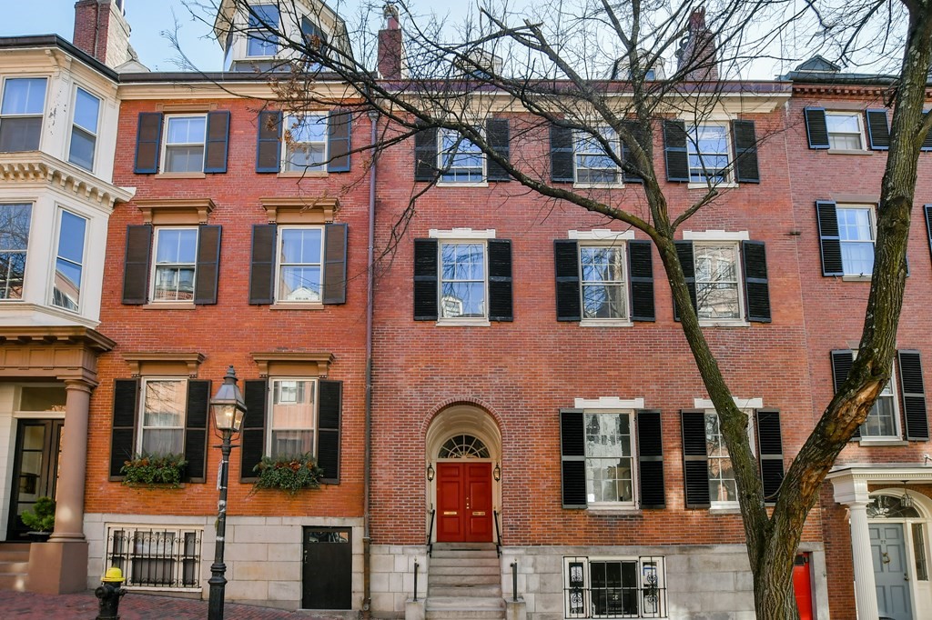 20 Chestnut St, Beacon Hill