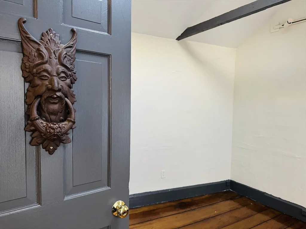 125 Essex St, Salem