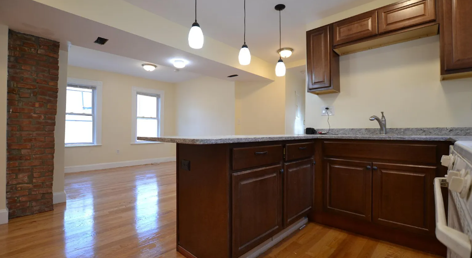 36 Brackett St, Oak Square