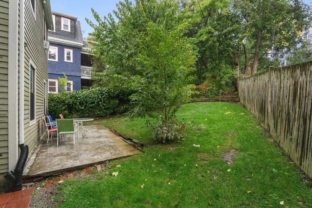 21 Wenham St, Jamaica Plain