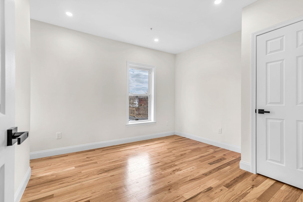 23 Pleasant St, Fitchburg