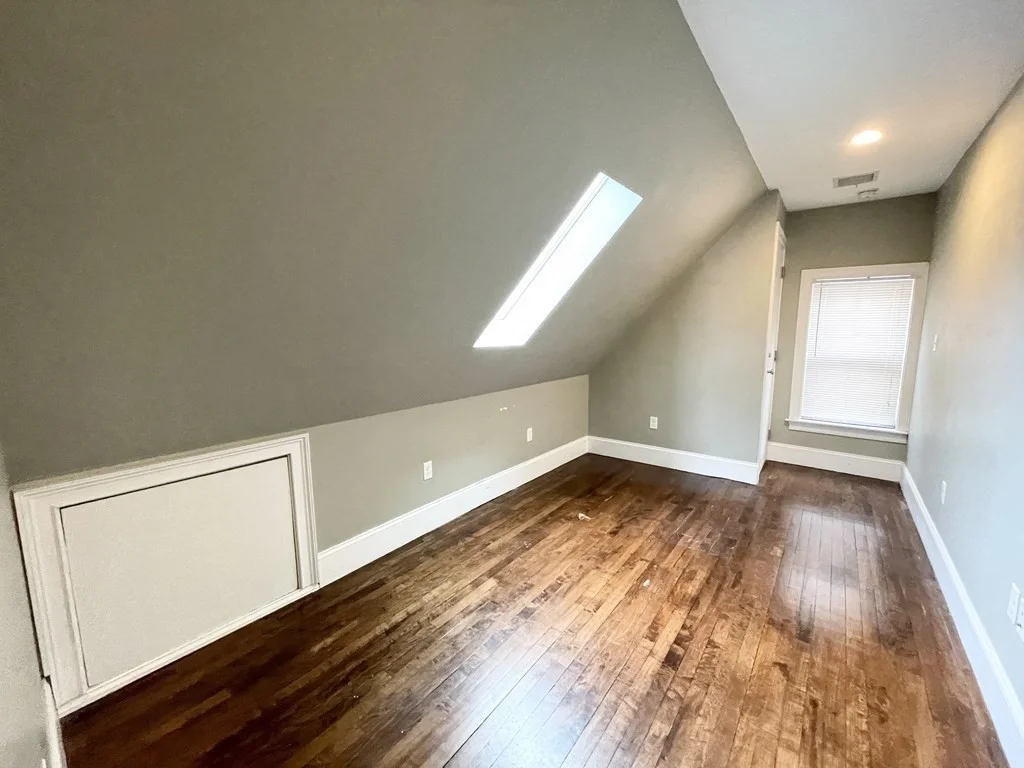 178 Hillside St, Mission Hill