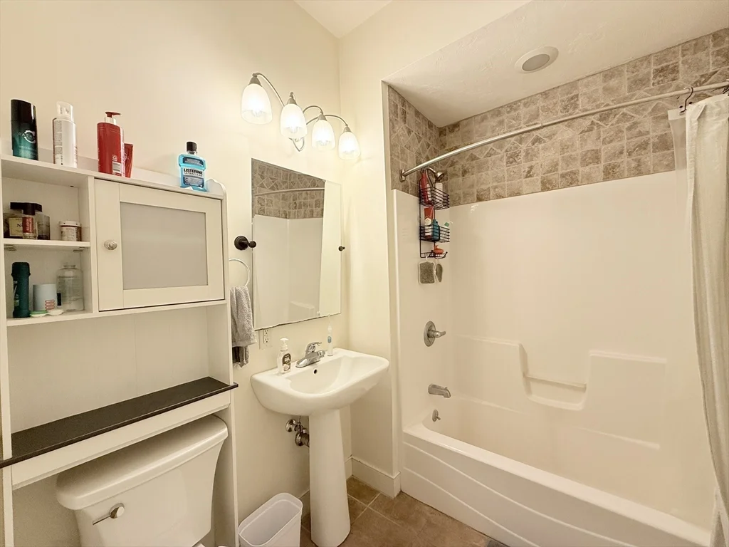 9 Gardner St, Allston