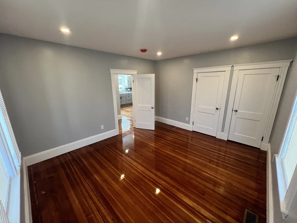 28 Albertina, Quincy