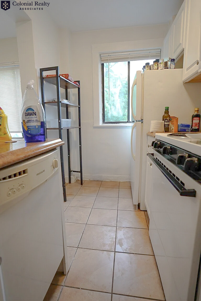 230 Walnut St, Newtonville