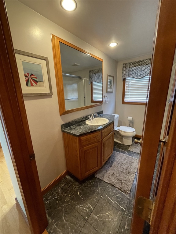 871 King St, Fall River