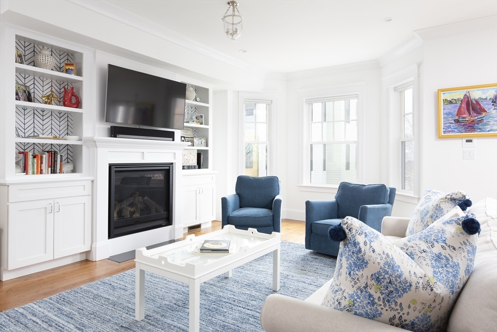 195 West 2nd St, South Boston