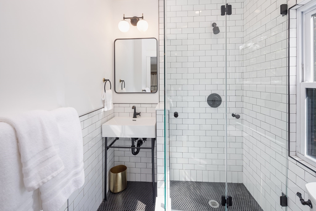 44 Winslow Rd, Brookline