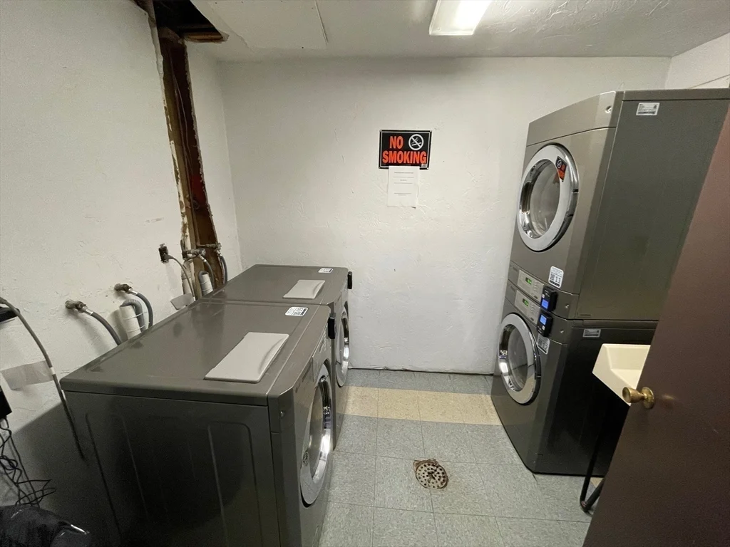 16 Erick Rd, Mansfield