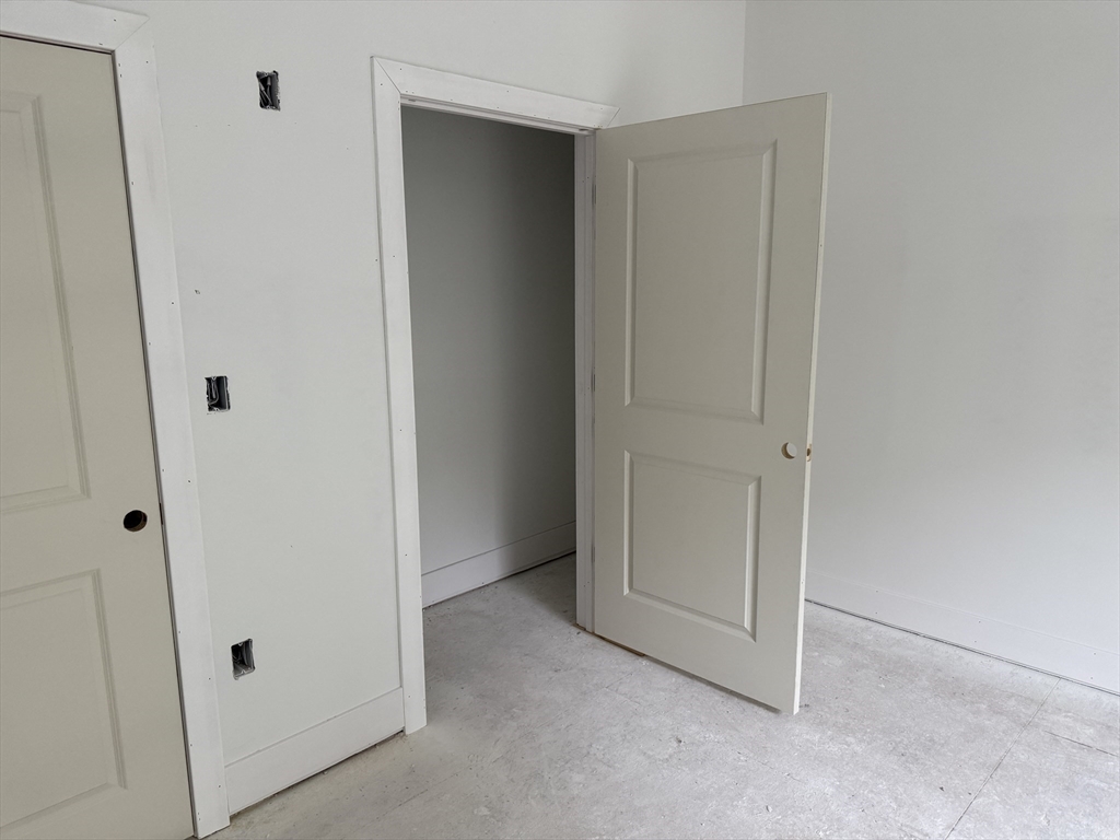 251 Sladen St, Dracut