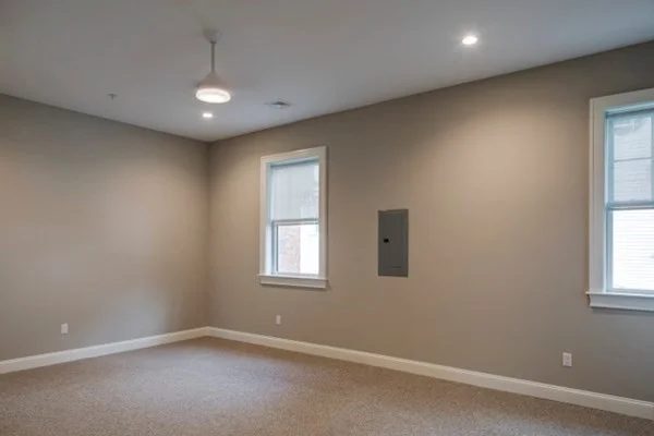 33 West Main St, Groton