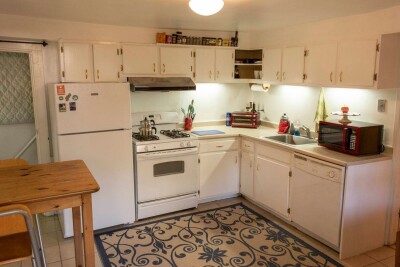 1.5 bed, 1 bath apartment for rent at 10 Derby St Unit 1, South Side — photo 1 of 12