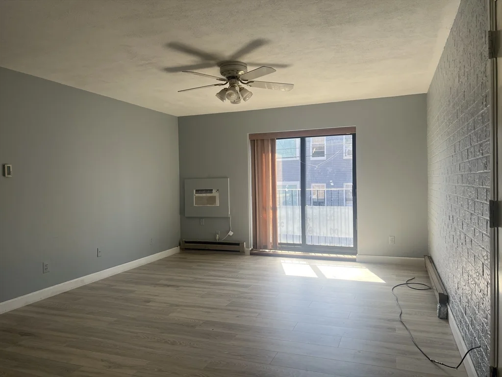 222 Winthrop Shore Dr, Winthrop