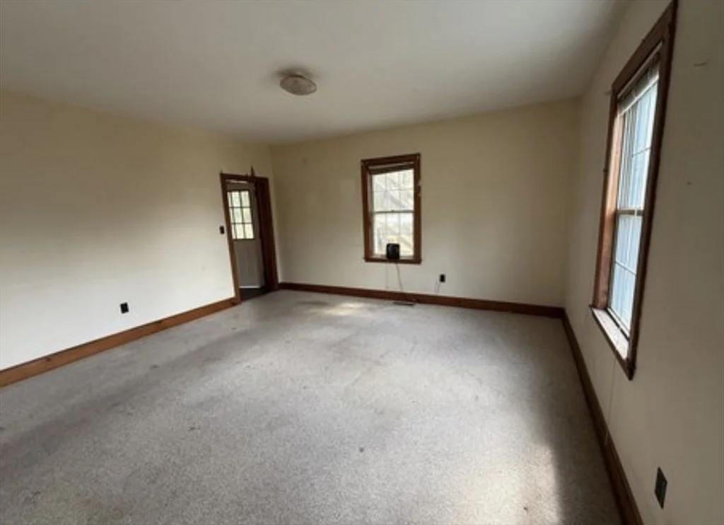 1143 Beacon St, Newton Center