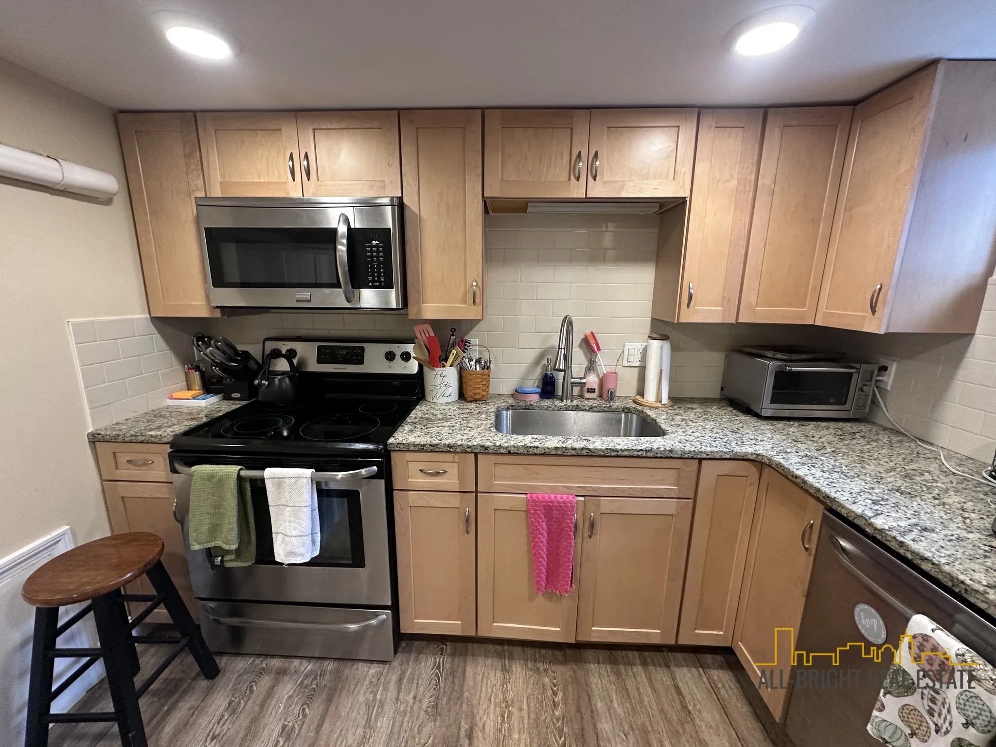 391 Washington St, Ward Two