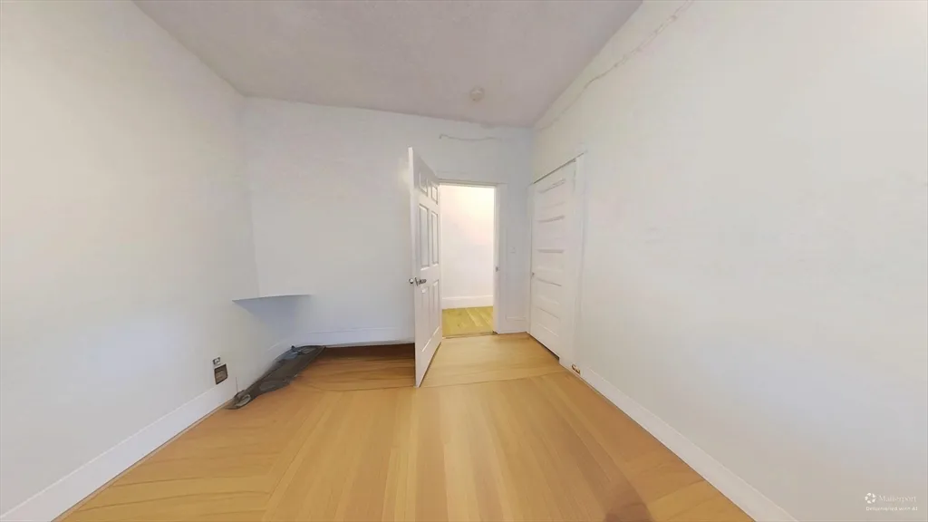 34 Cherokee St, Mission Hill