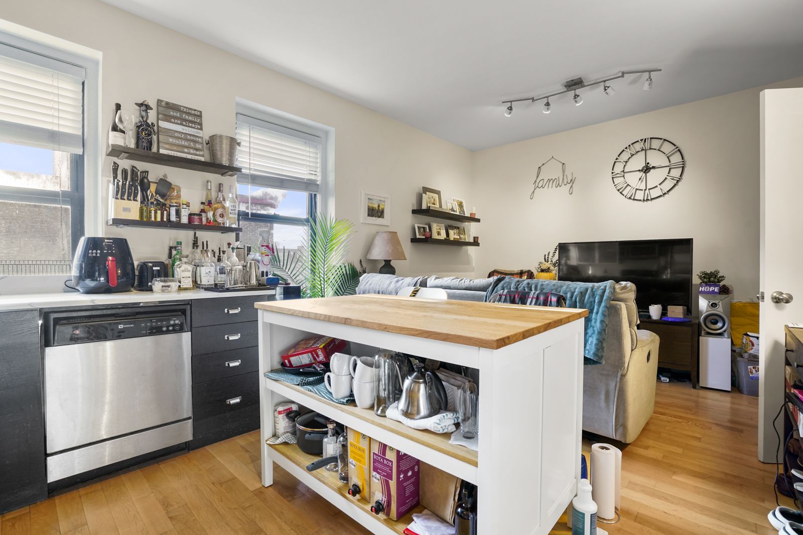 2 bed, 1 bath apartment for rent at 155 Cottage St Unit 5, East Boston — photo 6 of 11