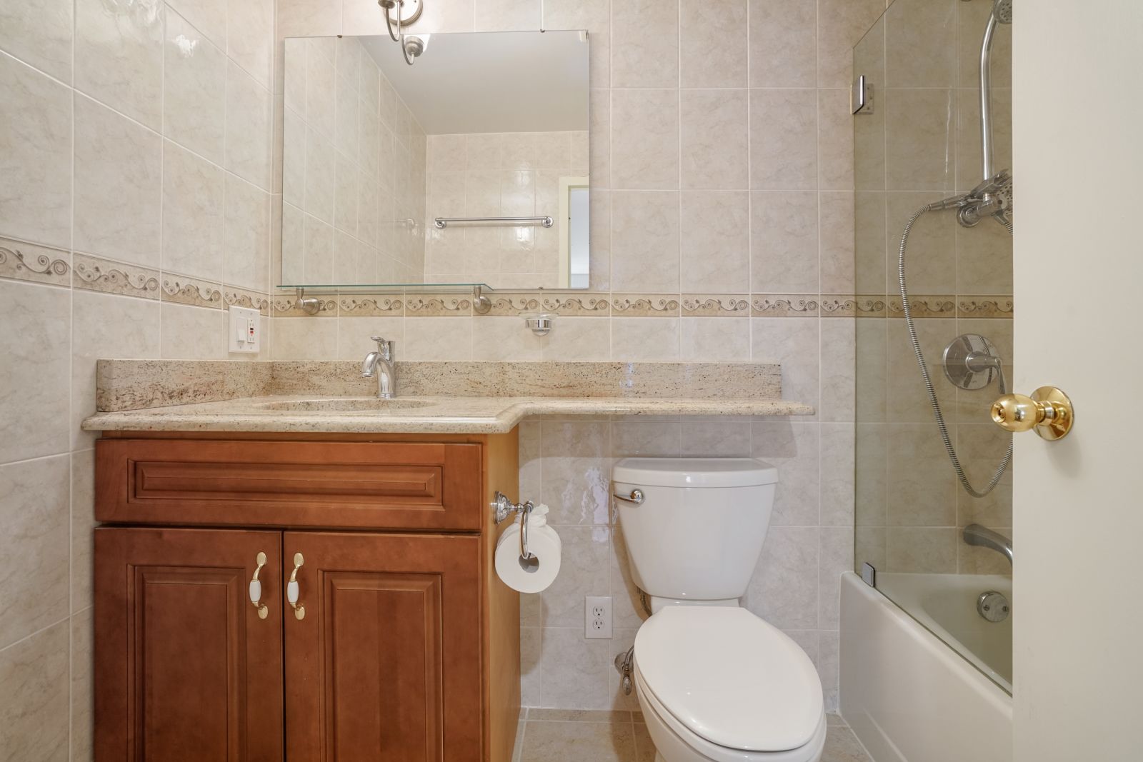 2 bed, 2 bath apartment for rent at 950 Massachusetts Ave Unit 305, Harvard Square — photo 5 of 22