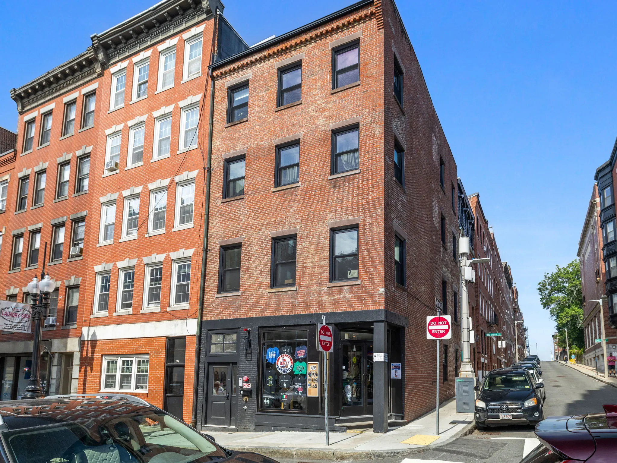 176 Salem St, North End