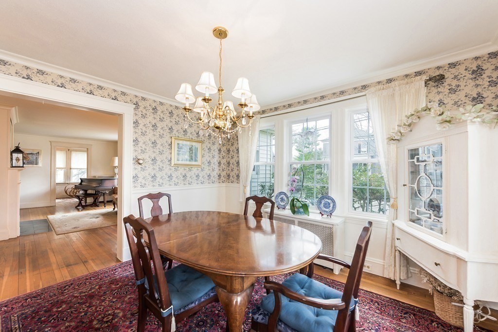 62 Evergreen Ave, Newton