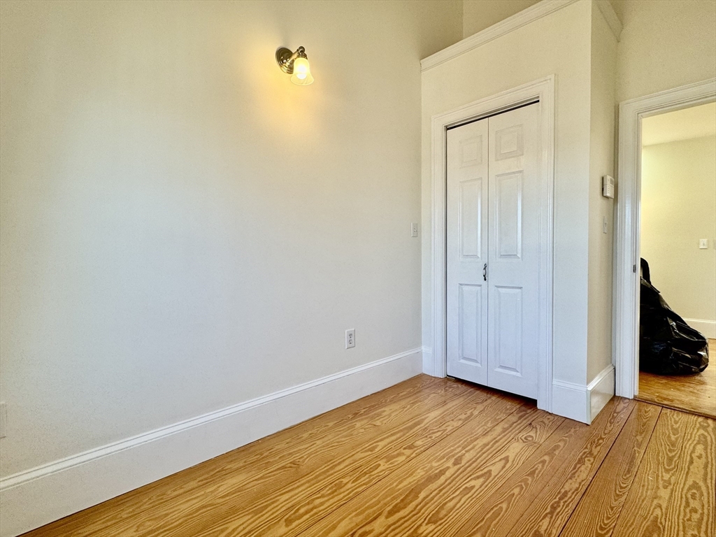 137 M St, South Boston