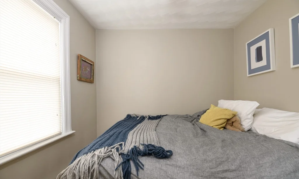 720 Massachusetts Ave, Riverside