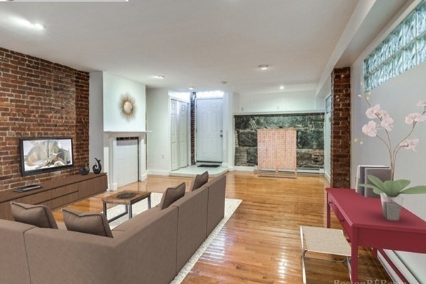 915 Beacon St, Fenway