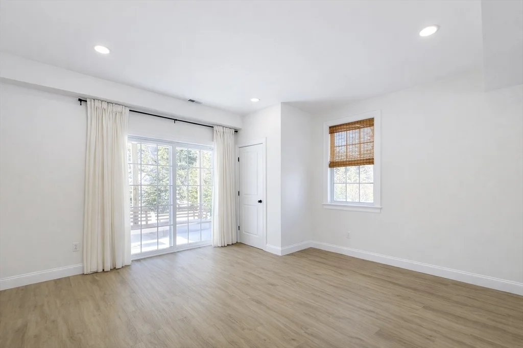 261 Main St, Shrewsbury