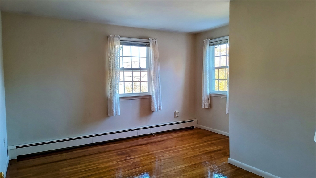 6 Streeter Rd, Paxton